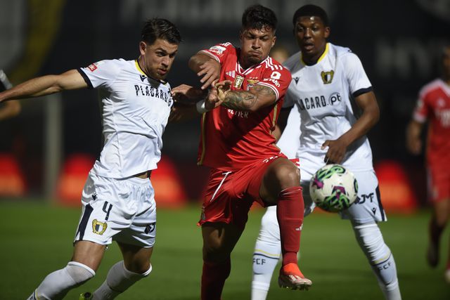 Festa no sofá vermelho do psicanalista da Luz