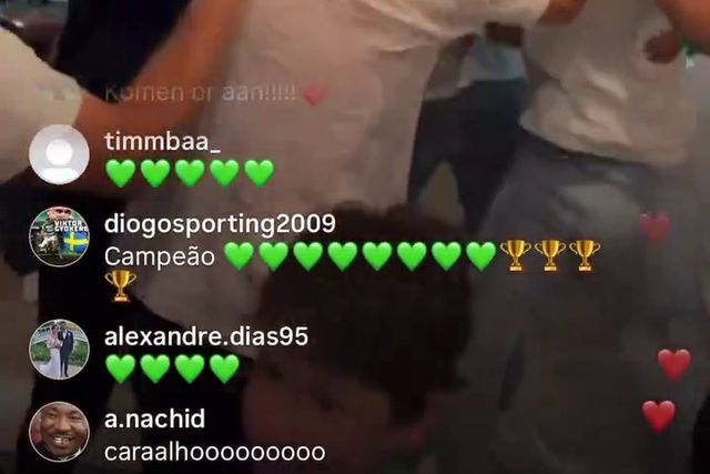 Jogadores do Sporting entoam 'We are the champions'