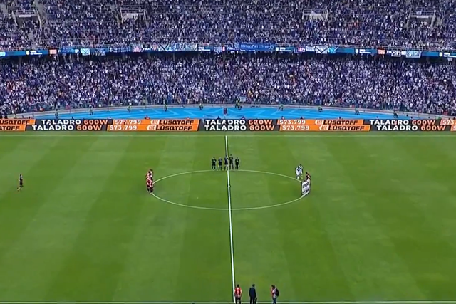 VÍDEO: o primeiro minuto de silêncio por César Luis Menotti