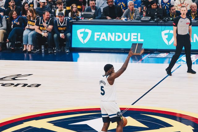 NBA: Wolves vencem Nuggets e abrem vantagem na meia-final a Oeste