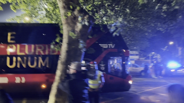 Assim foi a saída do autocarro do Benfica de Famalicão