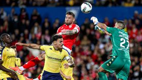 Benfica espera pelo sim de Otamendi até ao fim