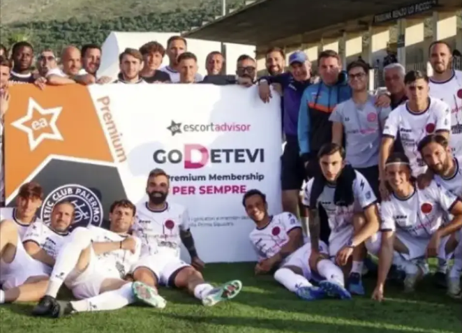 Equipa sobe de divisão e recebe assinatura vitalícia de... site de acompanhantes