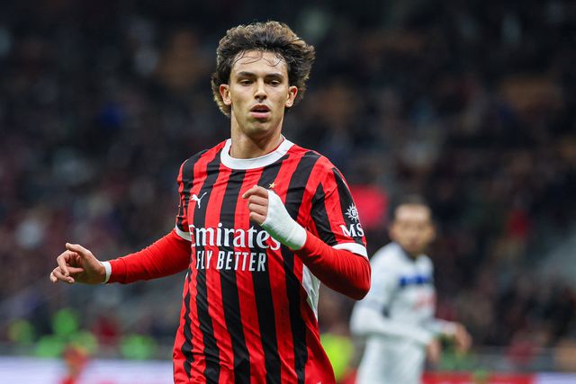 João Félix a representar o Milan