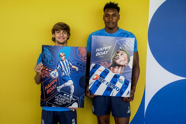FC Porto mostra aniversariantes Mora e Samu