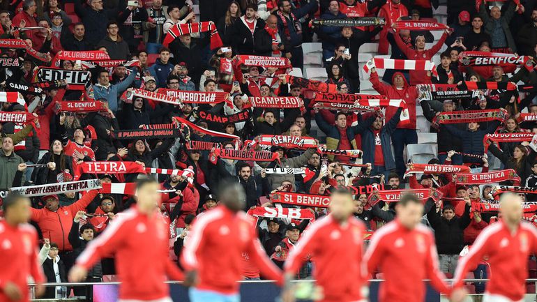 Bilhetes para o Benfica-Sporting «temporariamente esgotados»