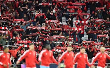 Bilhetes para o Benfica-Sporting «temporariamente esgotados»