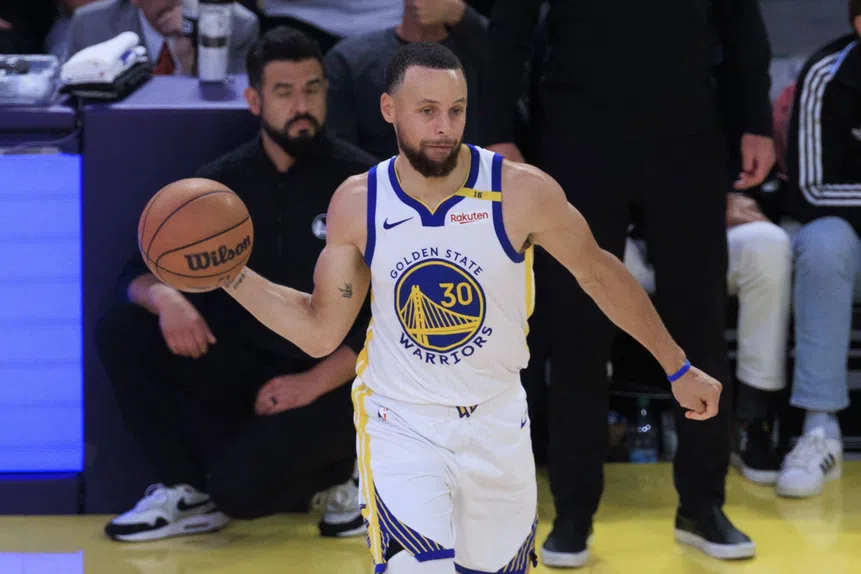Curry incendeia a NBA! Sol envergonhado