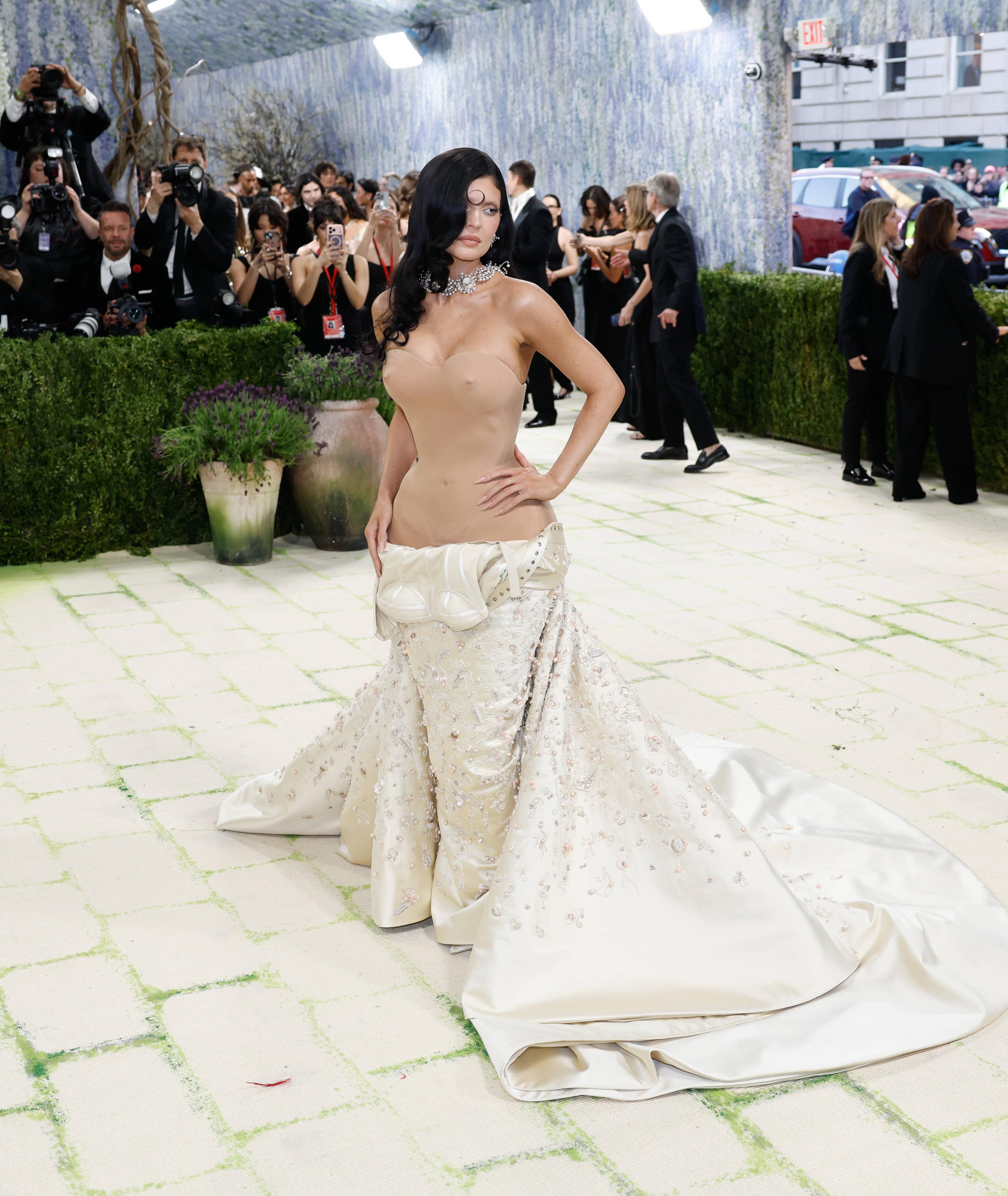 Kylie Jenner na Met Gala  - foto: Imago