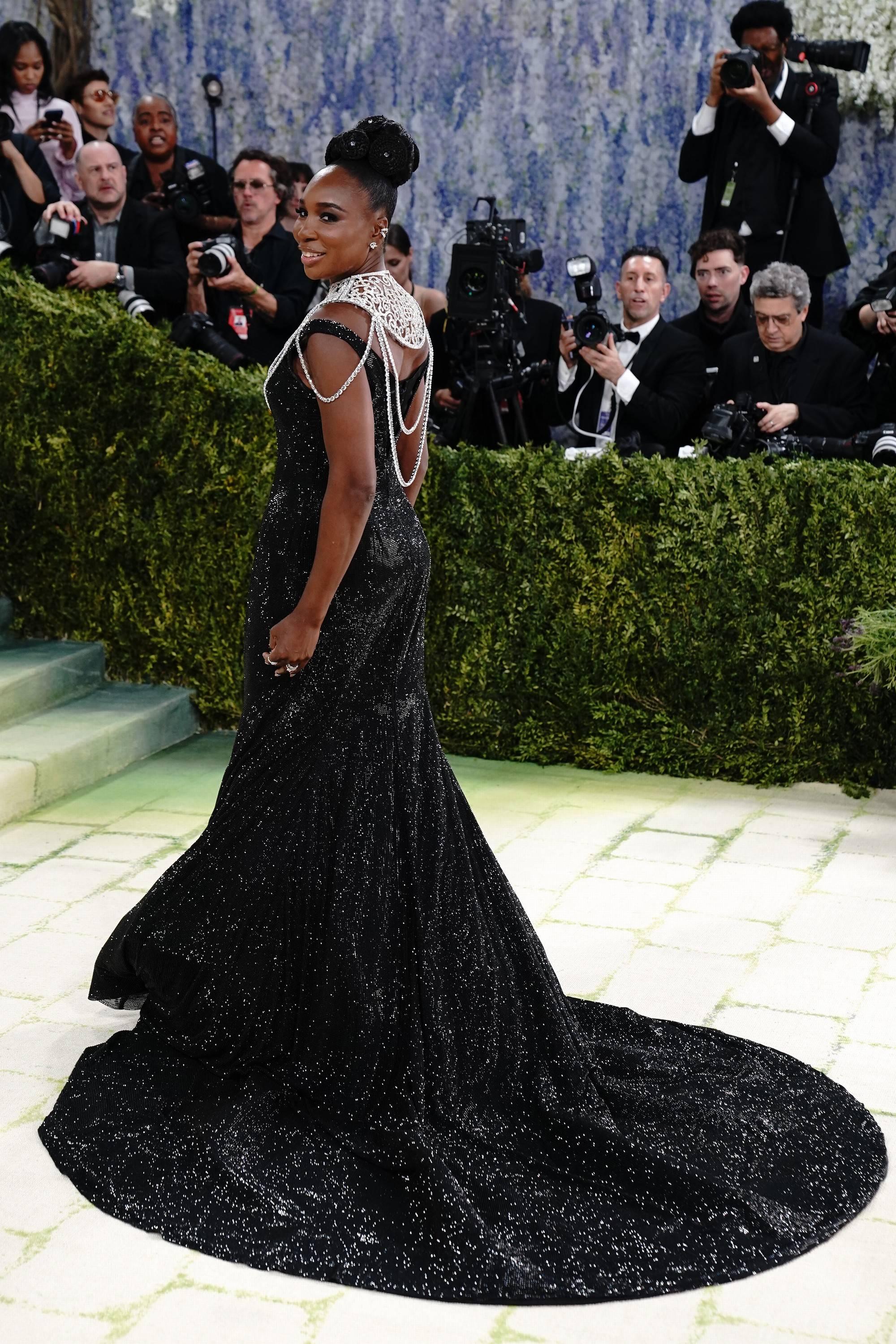 Venus Willians na Met Gala: gargantilha inspirada no troféu de Wimbledon  - foto: Imago