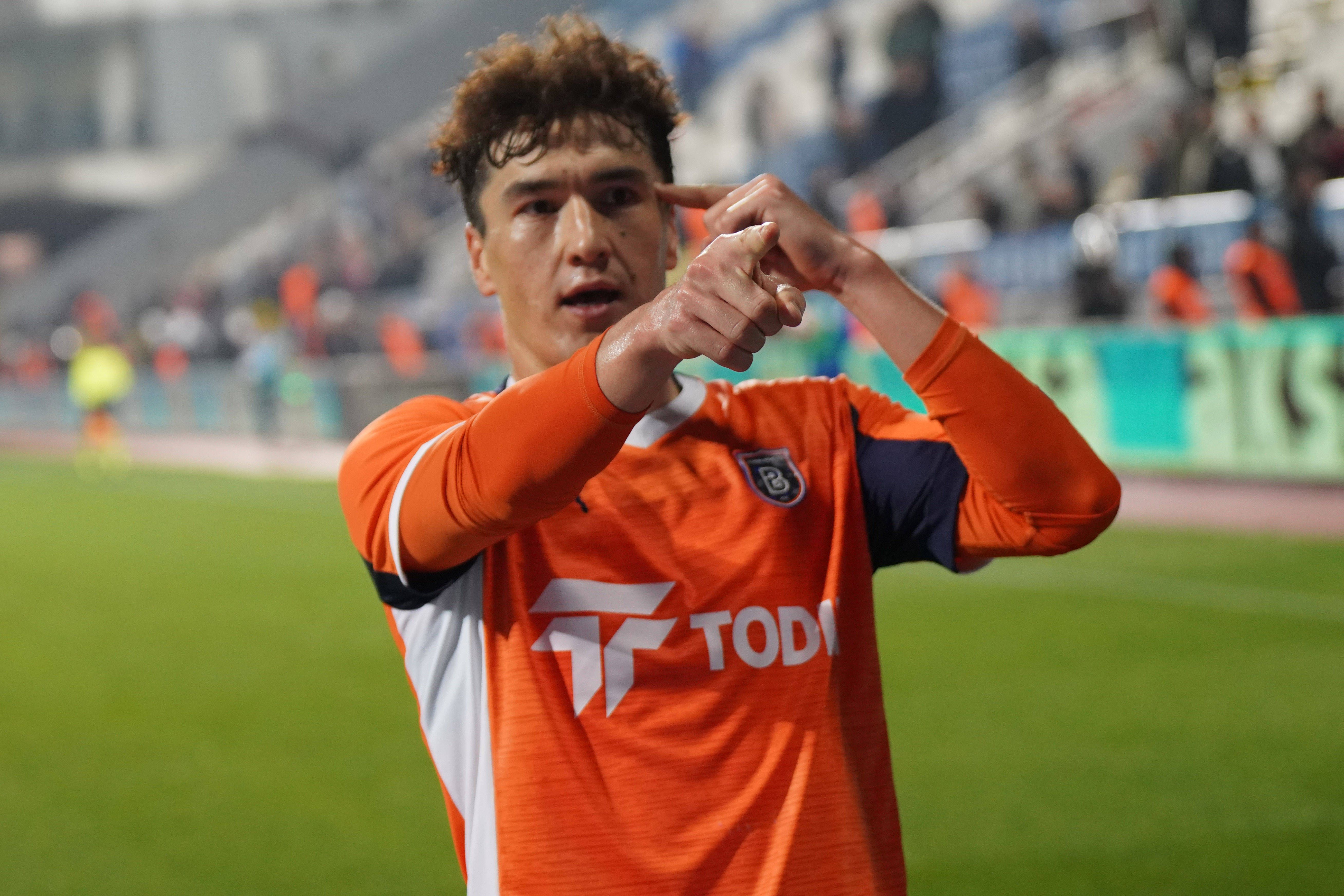 Eldor Shmurodov 26 contribuições para golo (21 golos e cinco assistências) em 42 jogos. Avançado do Uzbequistão, que vai defrontar Portugal no Mundial, representa o Basaksehir por empréstimo da Roma. Intervenção direta em 36% dos golos dos turcos
