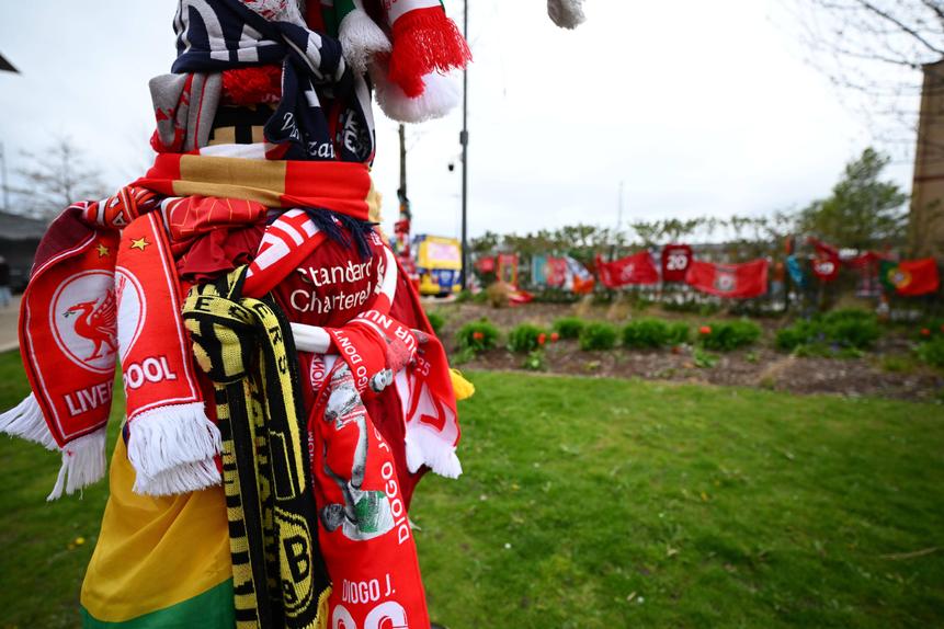 Memorial a Diogo Jota em Anfield