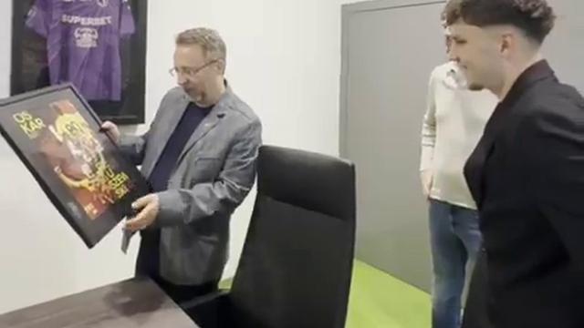 Pietuszewski visitou o antigo clube e levou uma camisola do FC Porto