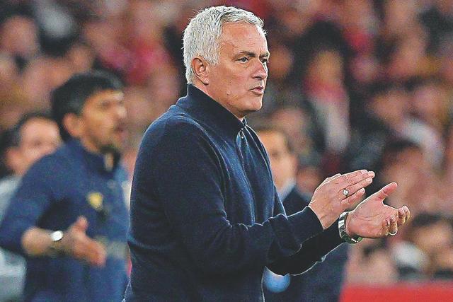 José Mourinho confirmou, a 24 de abril, que já estava a trabalhar na próxima época — Foto: IMAGO