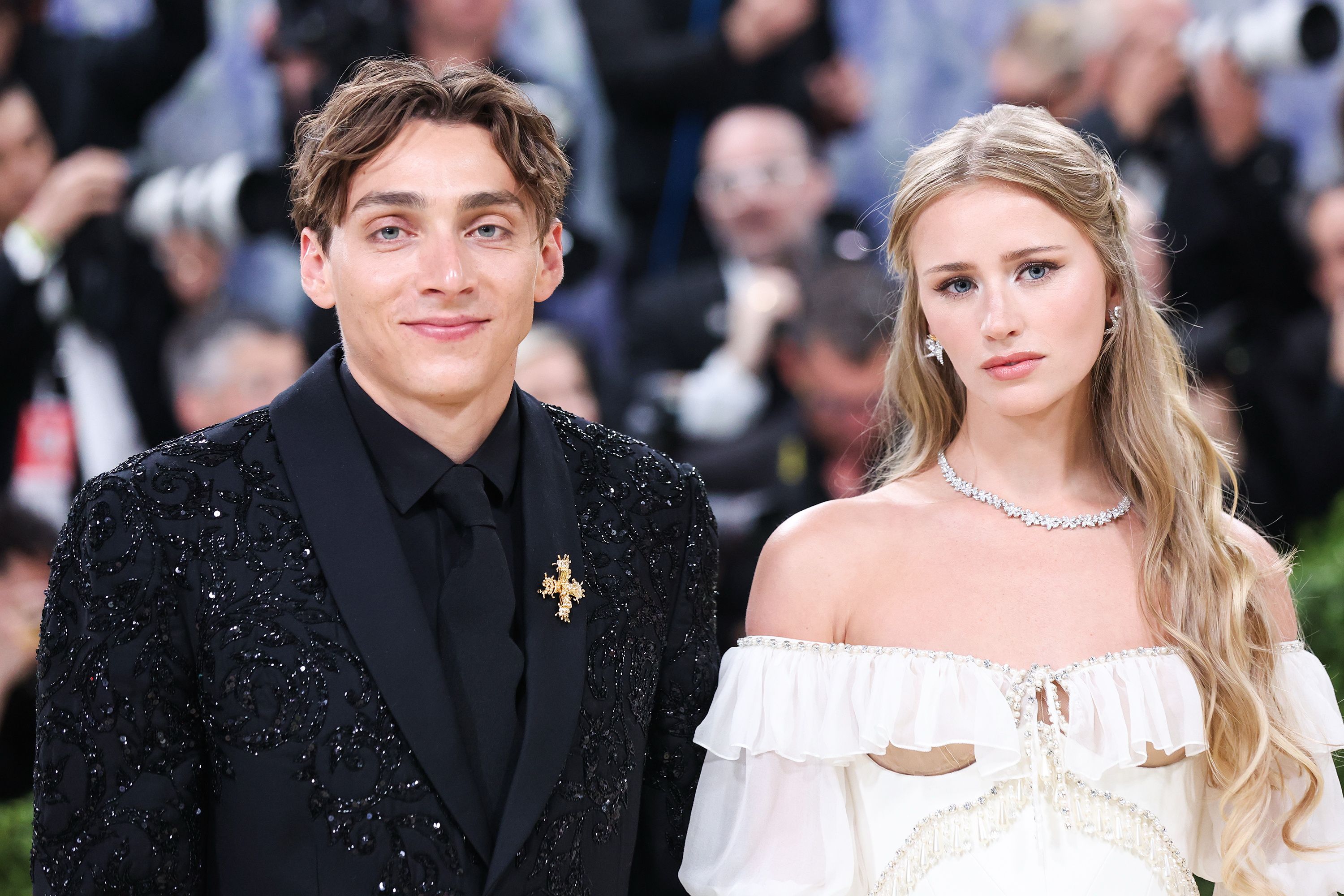 Armand Duplantis e a mulher Desire Inglander na Met Gala  - foto: Imago