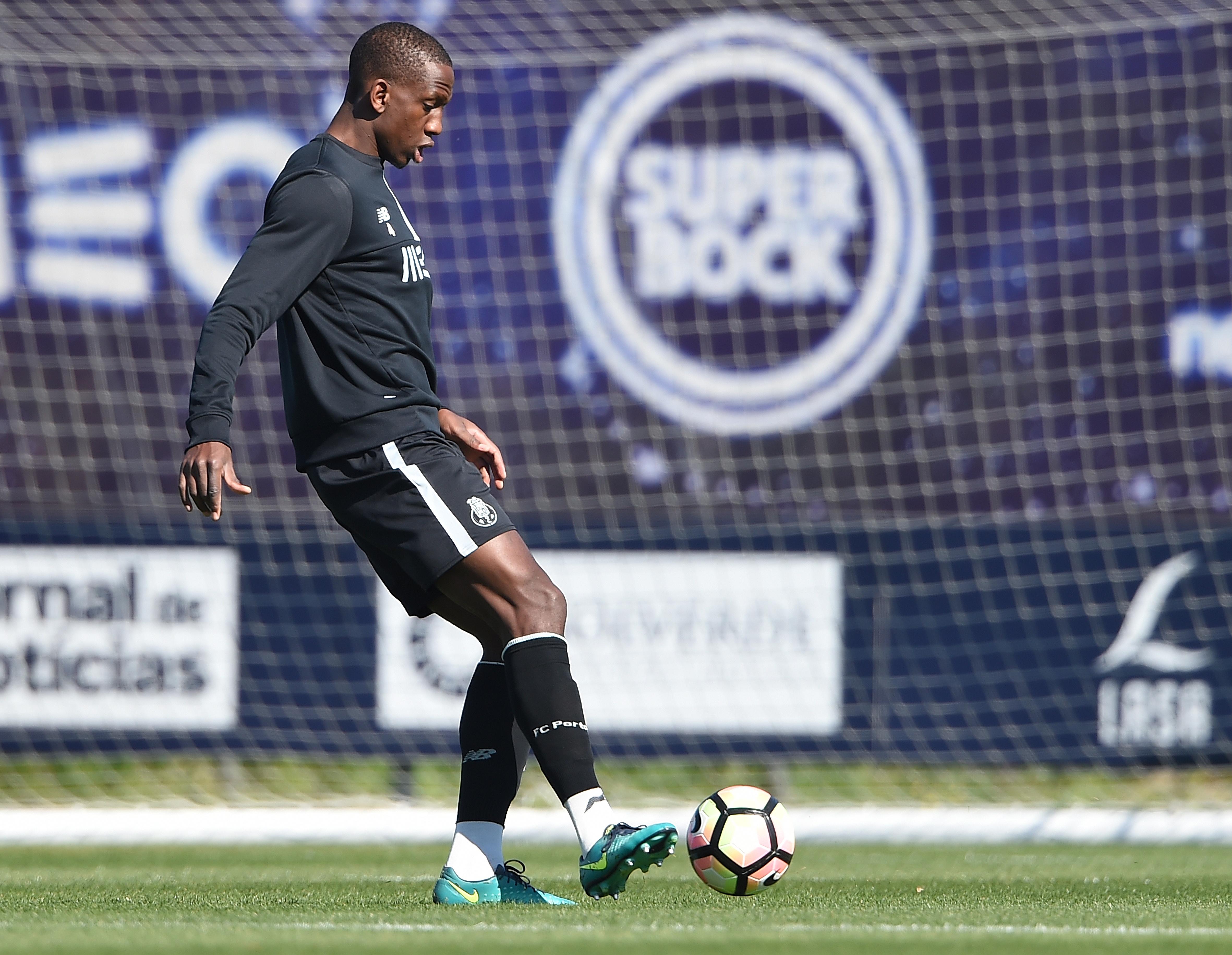 10 - Willy Boly chegou do SC Braga a troco de €6,50 milhões (foto: A BOLA)