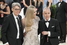 Nem cadeira de rodas nem muletas: Lindsey Vonn deslumbra na Met Gala