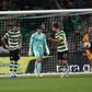 Sporting: Debast reage ao autogolo e companheiros ironizam