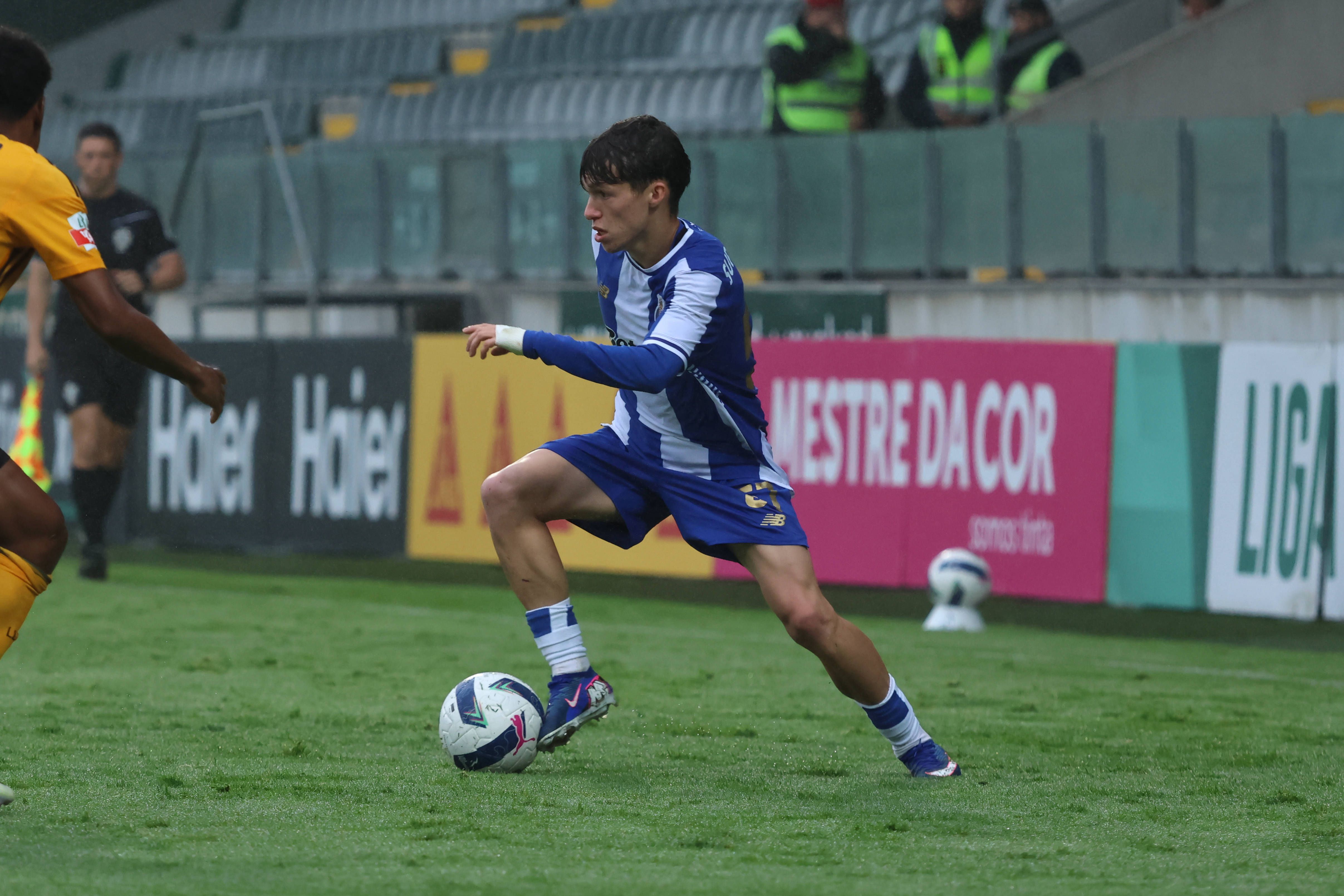 FC Porto assegura futuro com renovações de jovens talentos