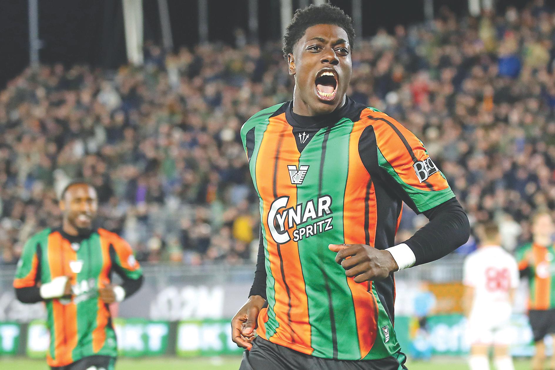Issa Doumbia, 22 anos, médio do Veneza — Foto: IMAGO