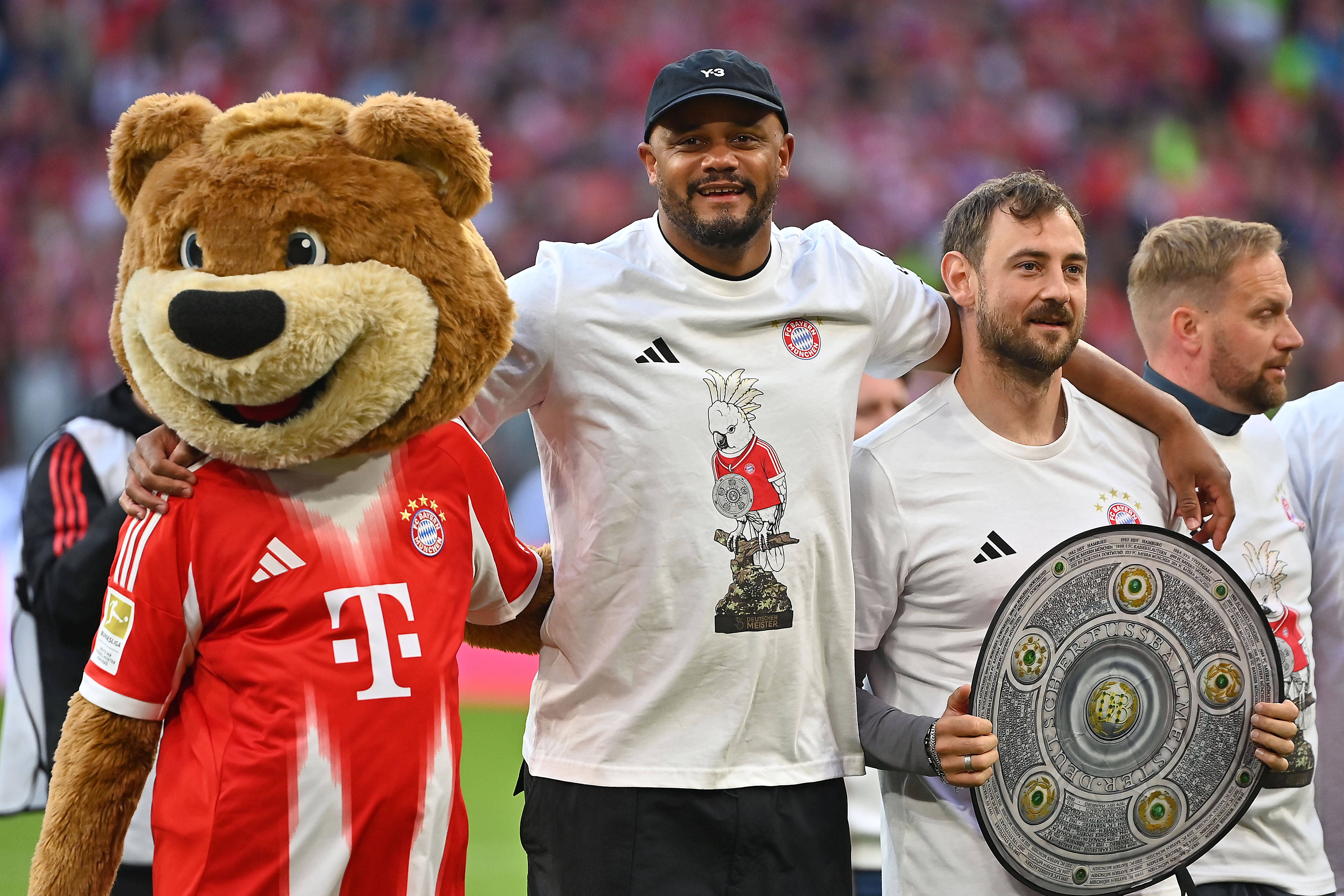 Bayern (Alemanha). Bávaros trucidaram a concorrência e selaram o bicampeonato a quatro jornadas do final - Foto: IMAGO