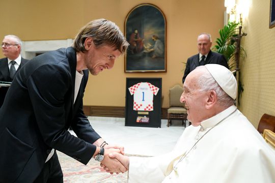 Fotos: Seleção da Croácia recebida no Vaticano por Francisco