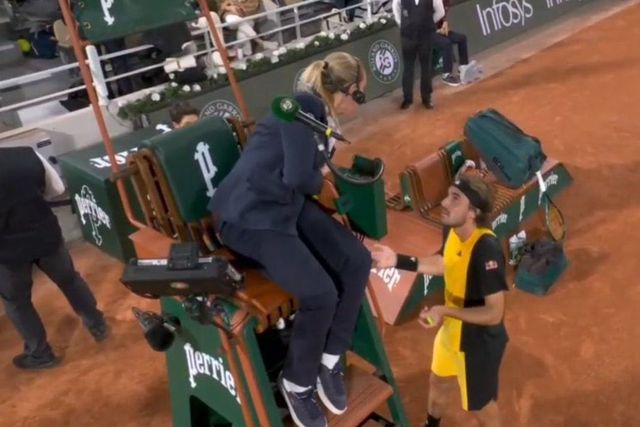 Vídeo: Tsitsipas queixou-se à árbitra… dos gritos de Alcaraz