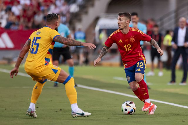 Hat-trick de Oyarzabal e Espanha derrota Andorra por 5-0