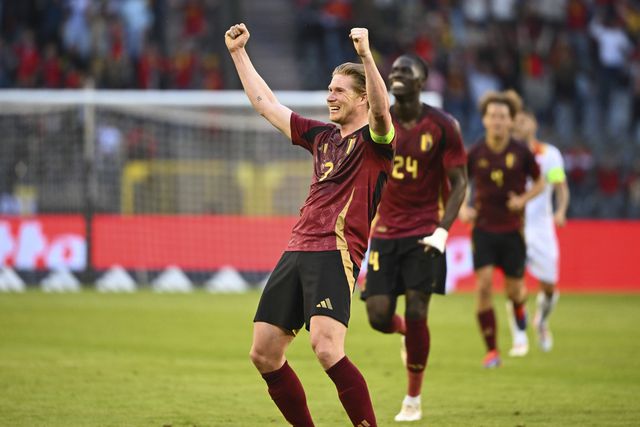 Bélgica vence Montenegro com Debast a titular