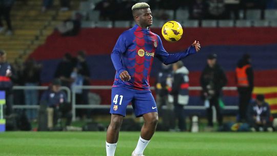 Mercado FC Porto: central senegalês do Barcelona associado aos dragões