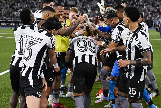 Botafogo despede-se de Igor Jesus com vitória