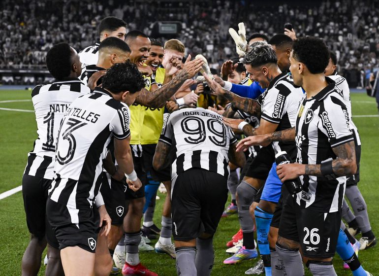 Botafogo despede-se de Igor Jesus com vitória