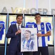 Líder azul e branco não escondeu a sua felicidade por ter garantido a contratação do médio espanhol (Foto: FC Porto)