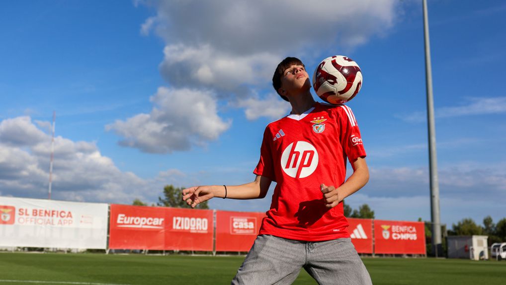 Tiago Rodrigues, 16 anos, no centro de formação e treino no Seixal