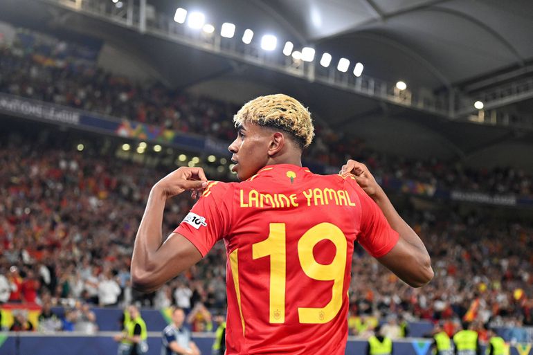 Lamine Yamal avisa: «Ronaldo é uma lenda, mas...»