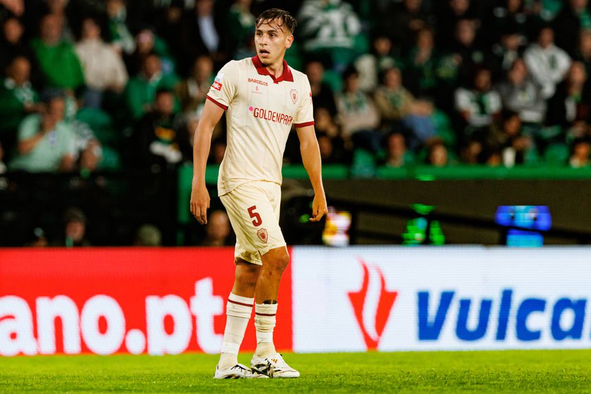 Facundo Cáseres, médio de 24 anos