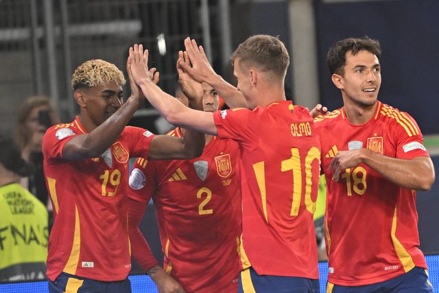 Hino ao futebol: Espanha vence França e marca encontro com Portugal