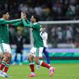 Autogolos para os apanhados na goleada do México à Sérvia (vídeos)