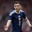 Oficial: Tottenham garante Andy Robertson a custo zero
