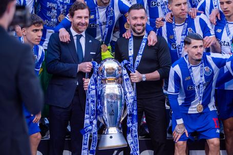 FC Porto: Farioli fala em «expectativas ainda maiores» e dá o mote para 2026/27