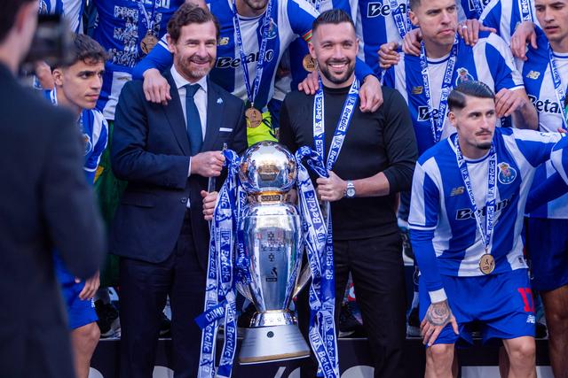 FC Porto: Farioli fala em «expectativas ainda maiores» e dá o mote para 2026/27