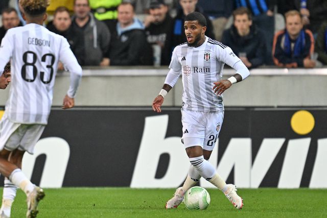 OFICIAL: ex-Sporting rescinde contrato com o Besiktas