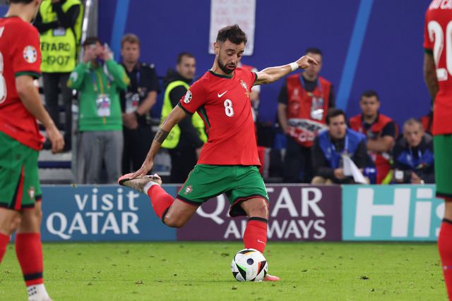 Vídeo: Bruno Fernandes teve o golo nos pés, mas Maignan negou