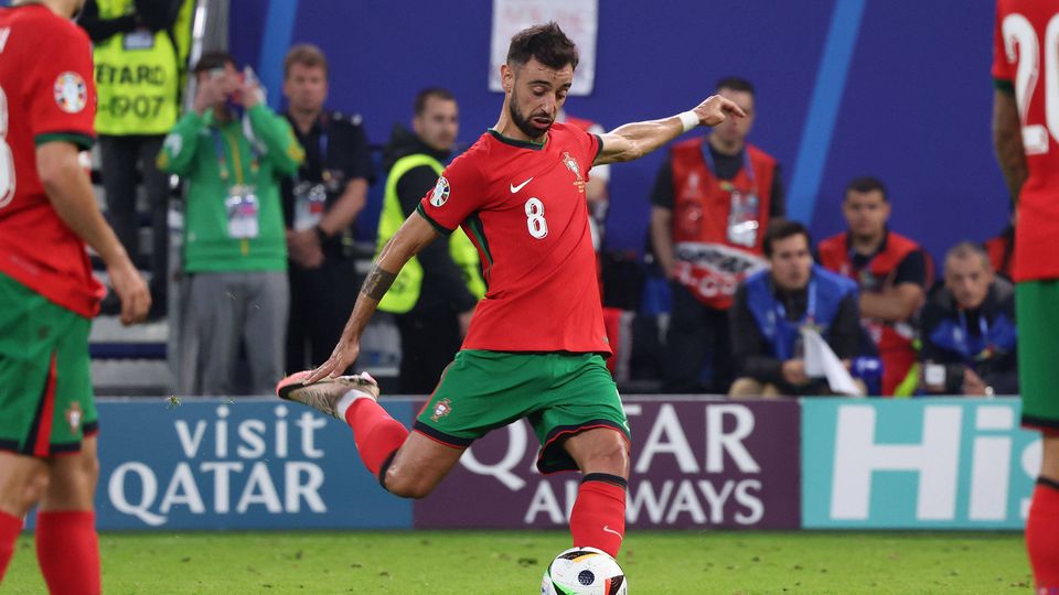 Vídeo: Bruno Fernandes teve o golo nos pés, mas Maignan negou