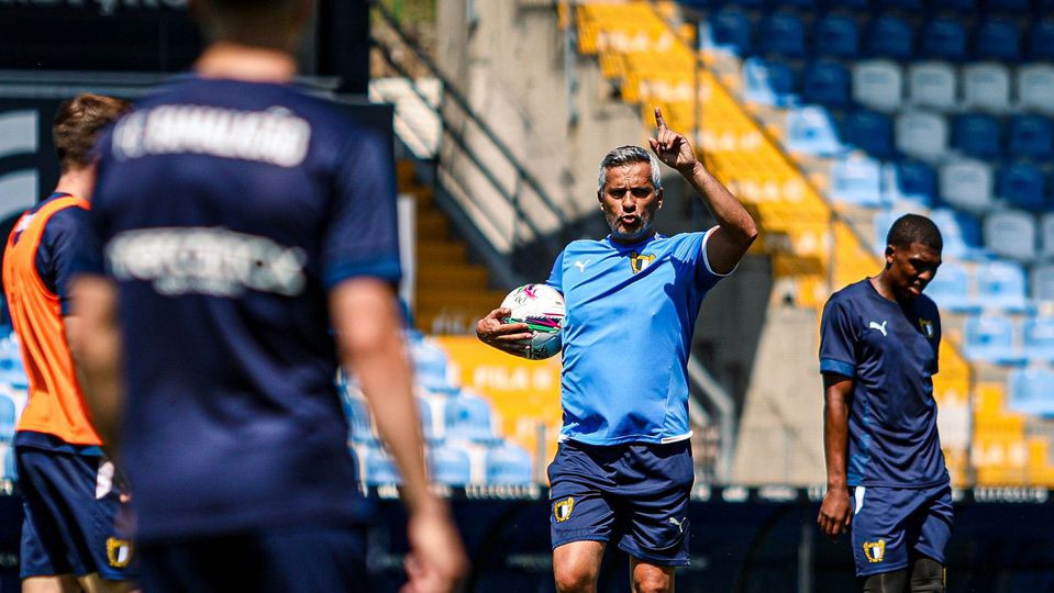 Famalicão: Armando Evangelista ultima jogo de apresentação