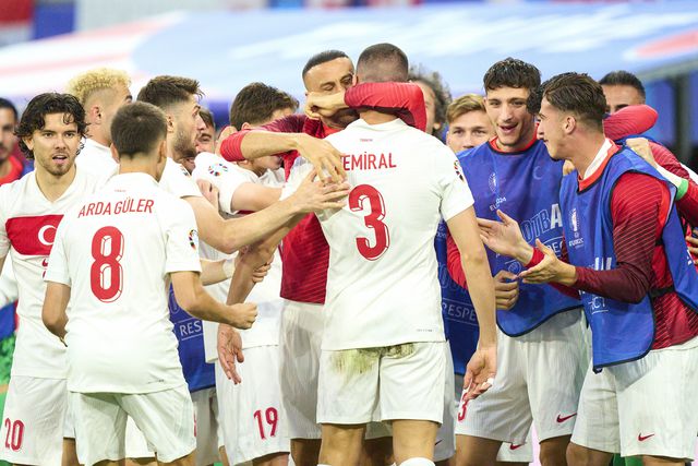 Turcos indignados por Demiral: então e Bellingham?