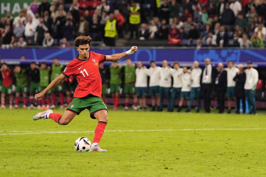 Portugal-França: siga em direto o jogo dos quartos de final