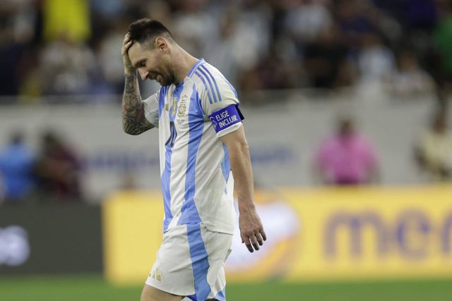 Messi falha penálti 'à Panenka', mas Dibu Martínez coloca a Argentina nas meias-finais