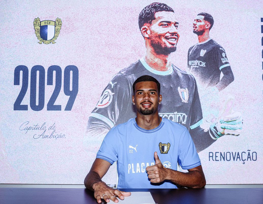 Oficial: Gabriel Cabral renova com o Famalicão