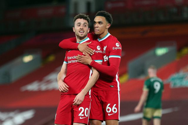 Trent Alexander-Arnold chora Diogo Jota: «Era um amigo muito próximo»